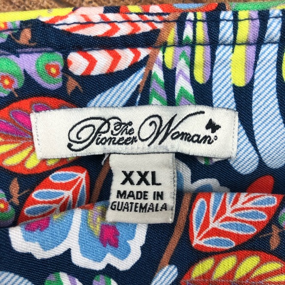 The Pioneer Woman Multicolor Floral Print Cropped Pants - Picture 5 of 7